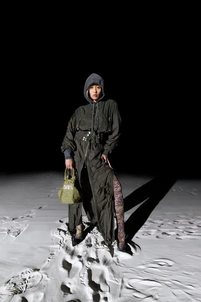 Look 15